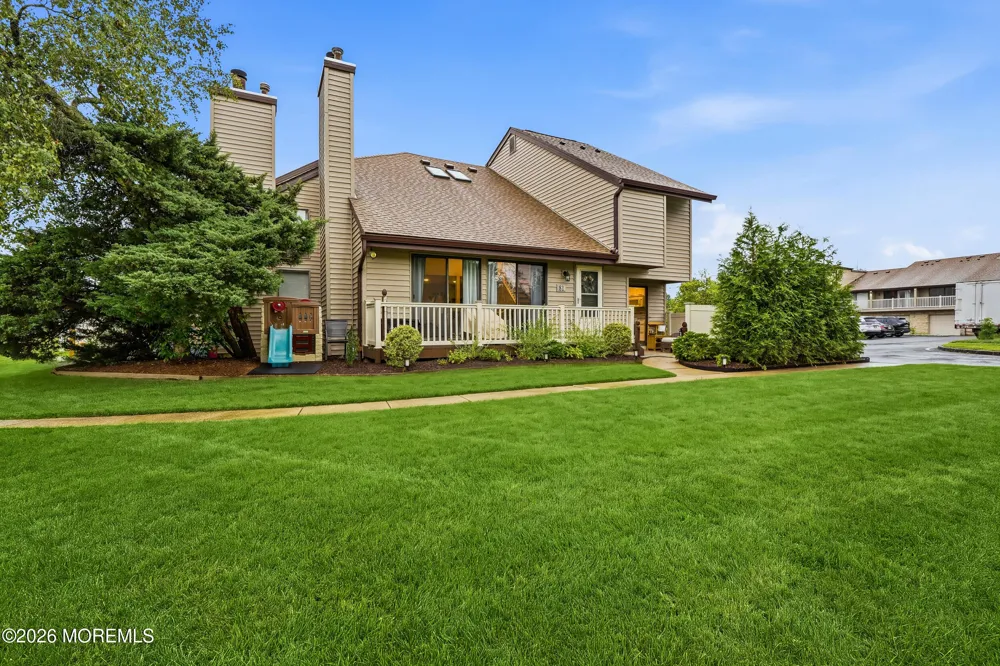 81 Cotswold Circle Ocean, NJ 07712