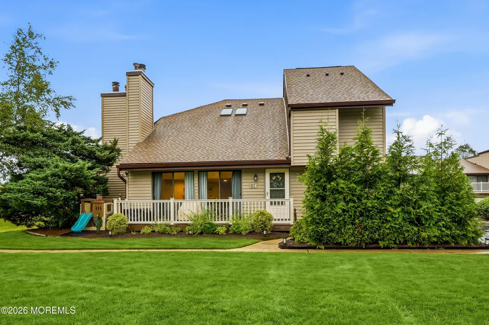 81 Cotswold Circle Ocean, NJ 07712