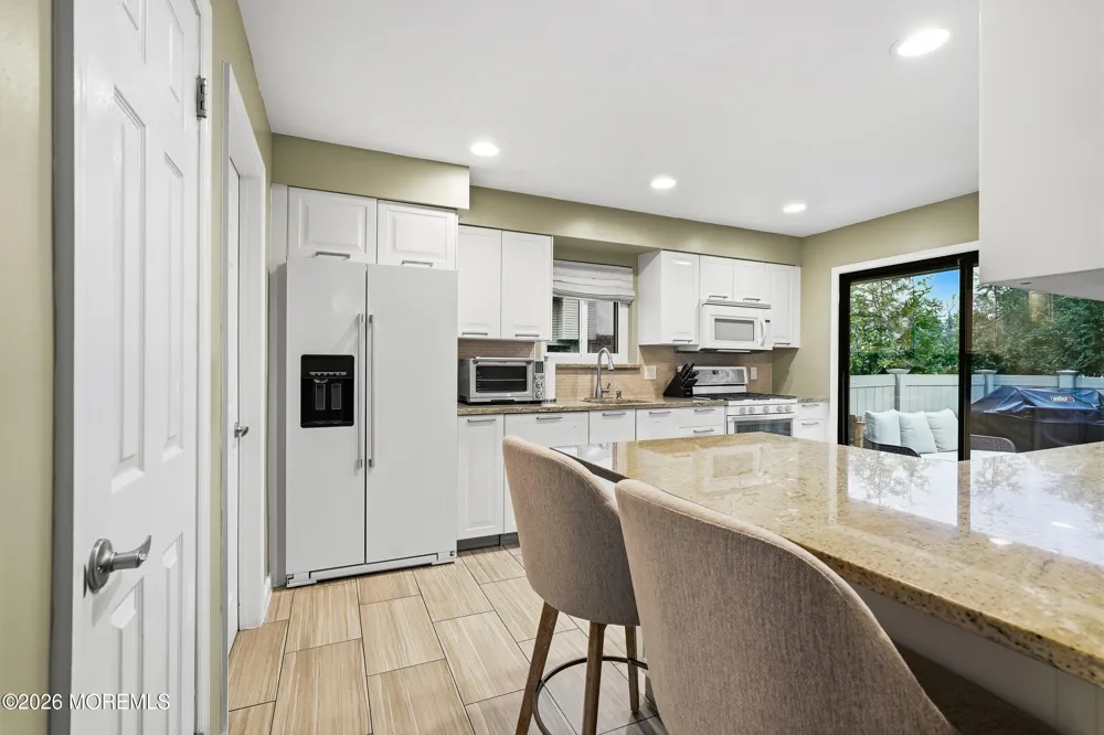 81 Cotswold Circle Ocean, NJ 07712