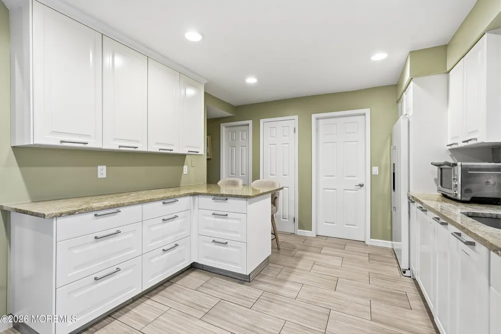 81 Cotswold Circle Ocean, NJ 07712