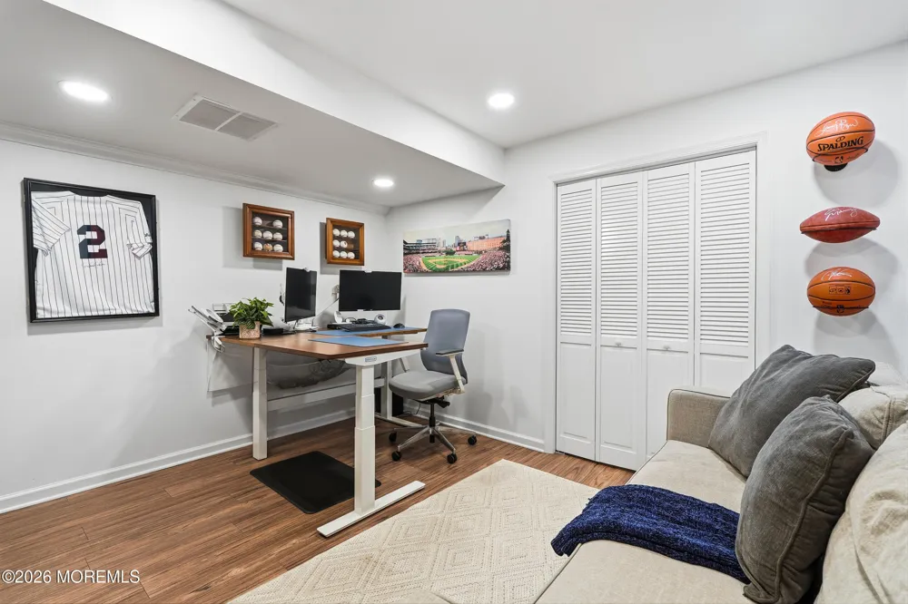 81 Cotswold Circle Ocean, NJ 07712