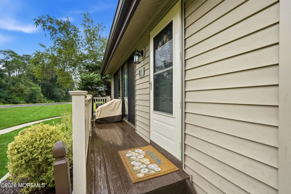 81 Cotswold Circle Ocean, NJ 07712