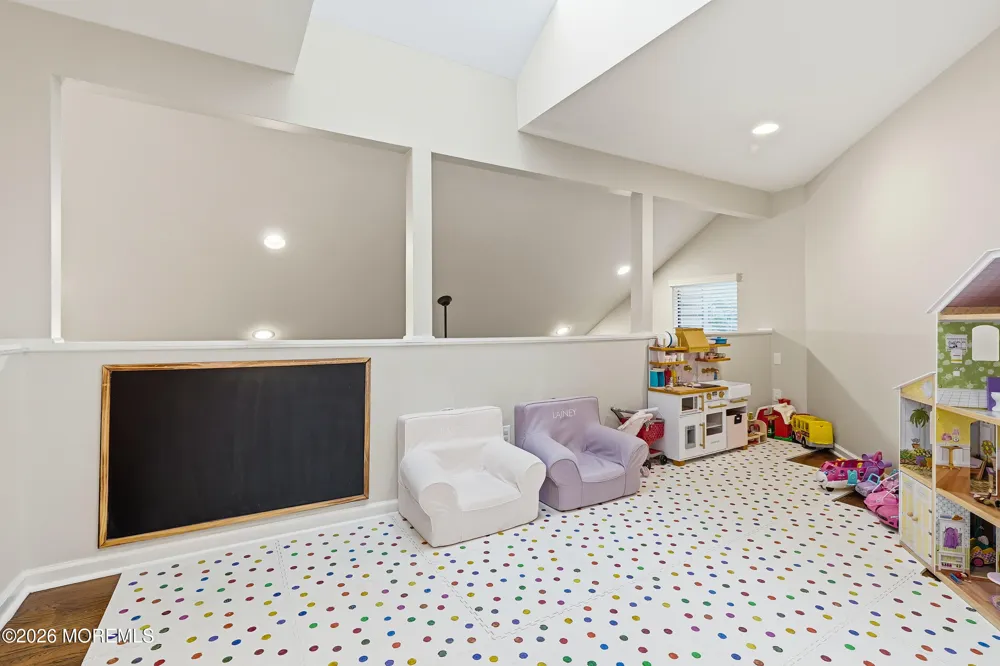81 Cotswold Circle Ocean, NJ 07712
