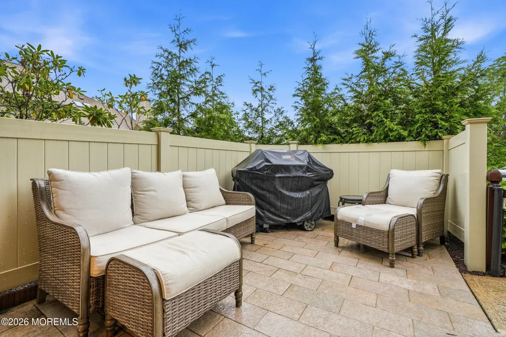 81 Cotswold Circle Ocean, NJ 07712