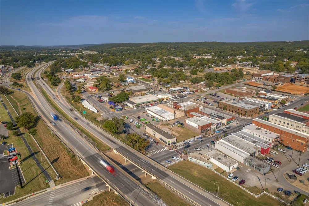 118 Main Street Sand Springs, OK 74063
