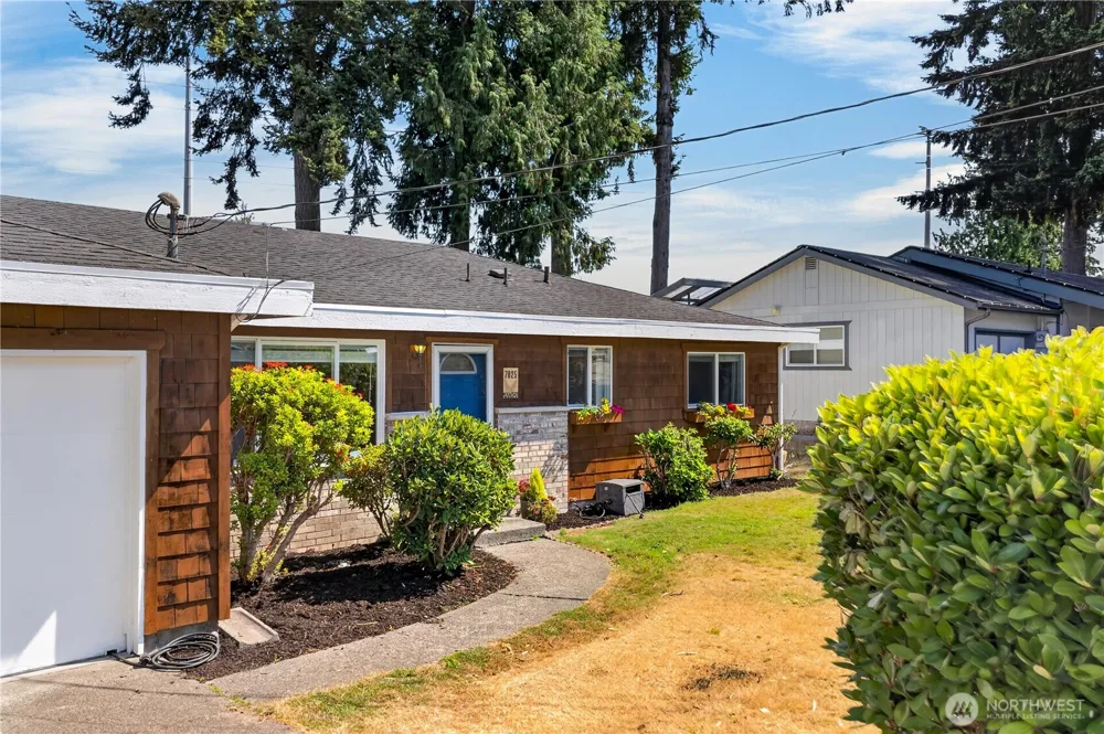 7825 Highland Drive Everett, WA 98203