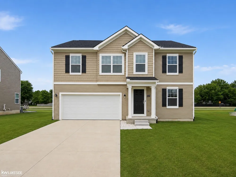 54470 Heron Circle Chesterfield Township, MI 48047