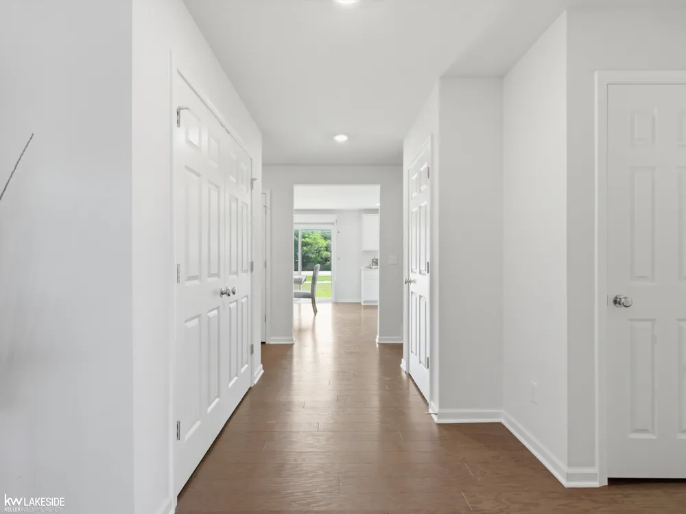 54470 Heron Circle Chesterfield Township, MI 48047
