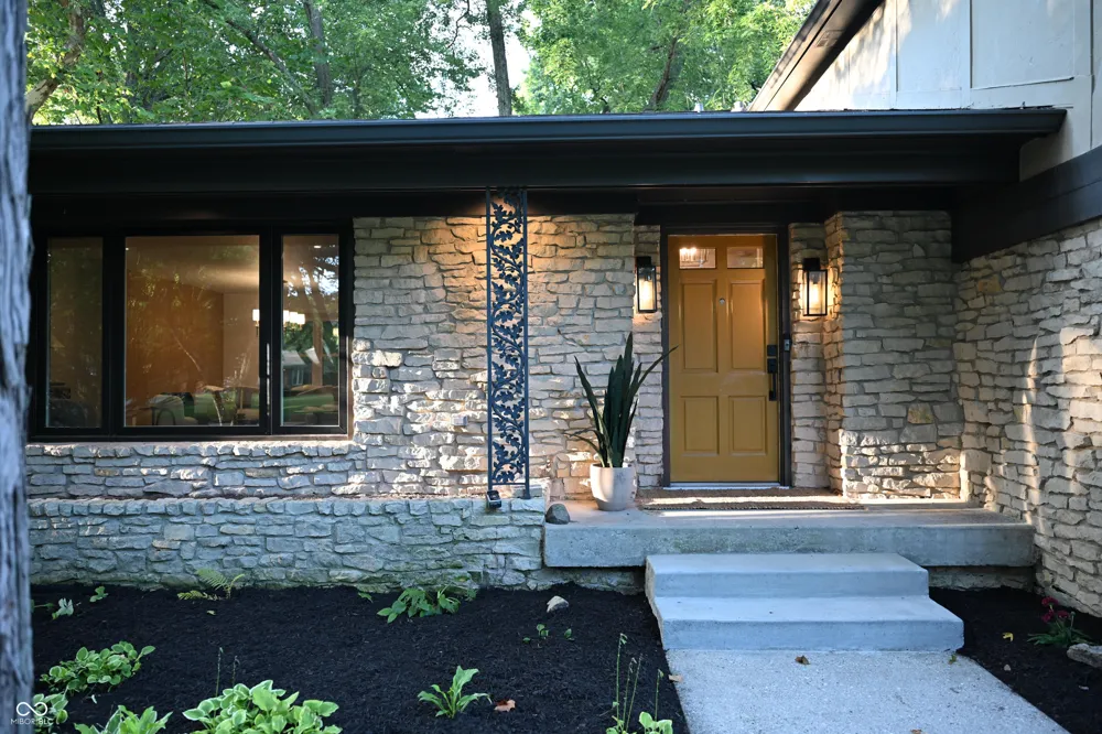 569 King Drive Indianapolis, IN 46260