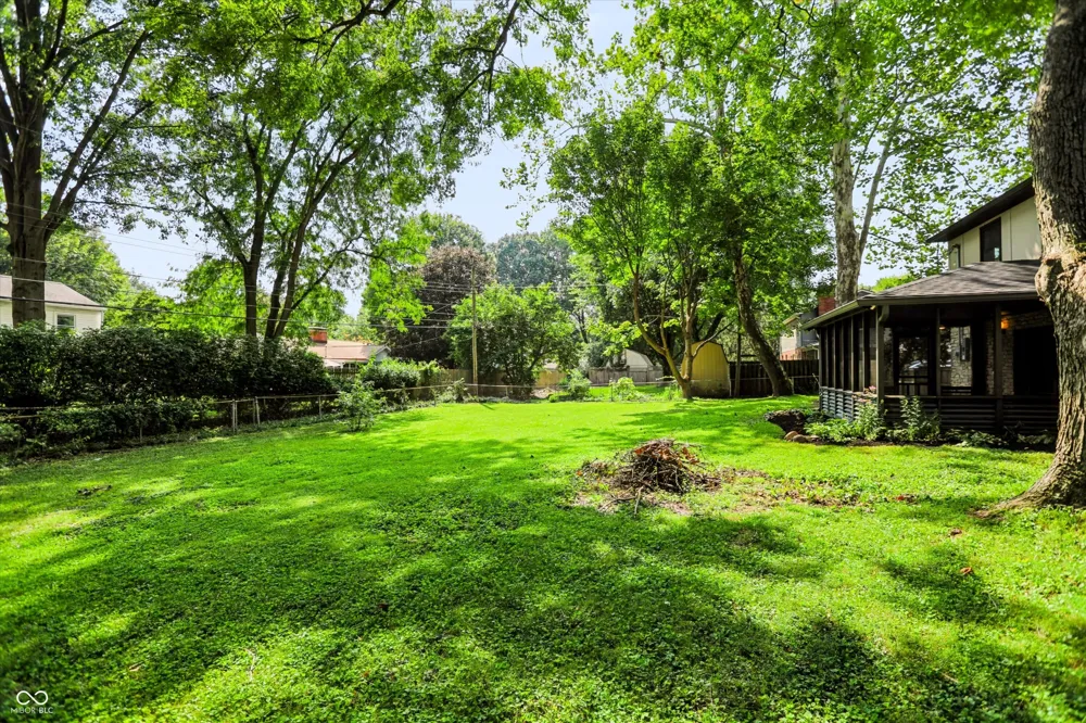 569 King Drive Indianapolis, IN 46260