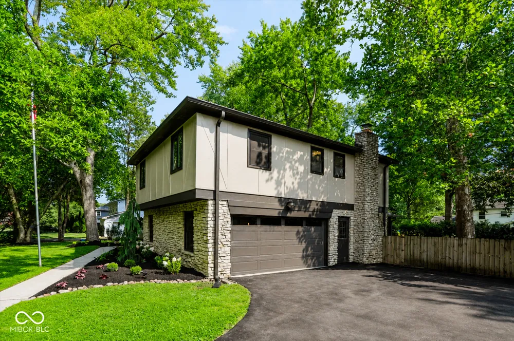 569 King Drive Indianapolis, IN 46260