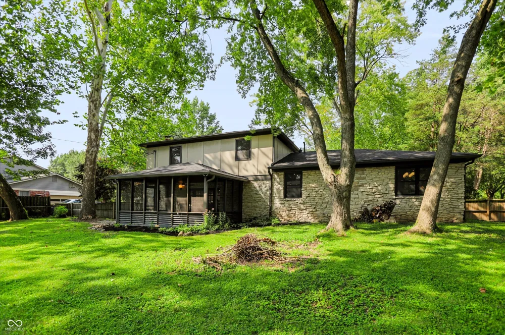 569 King Drive Indianapolis, IN 46260