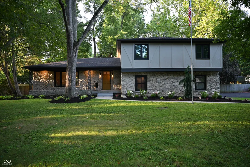 569 King Drive Indianapolis, IN 46260
