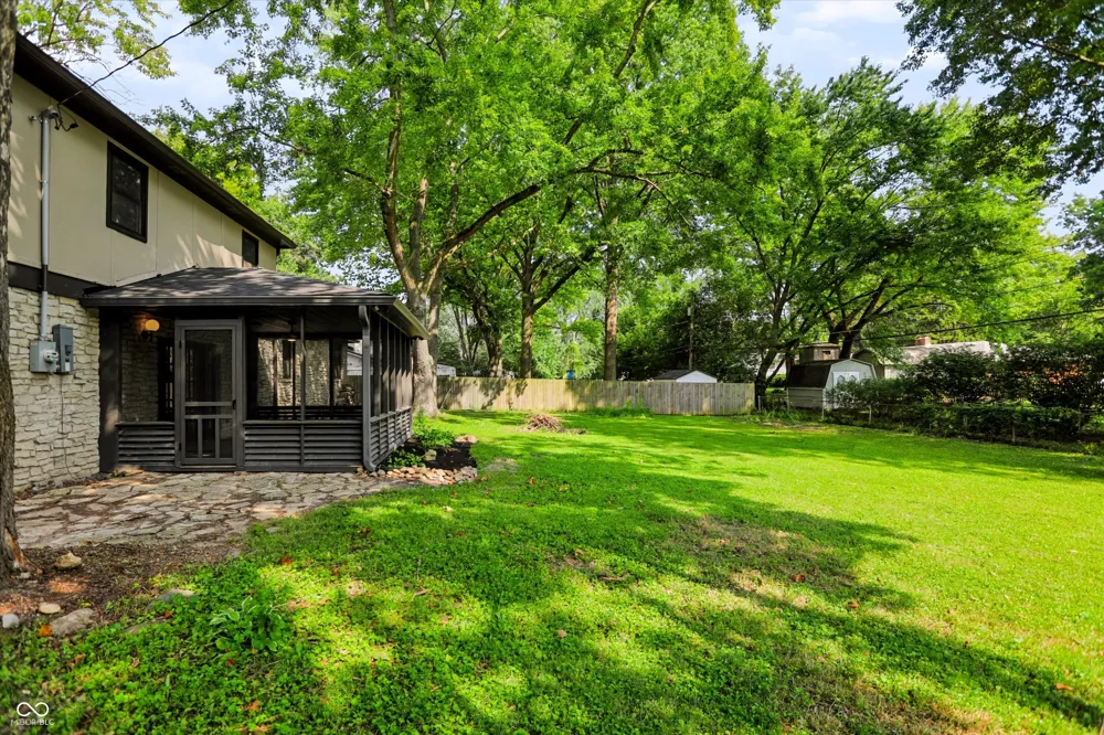 569 King Drive Indianapolis, IN 46260