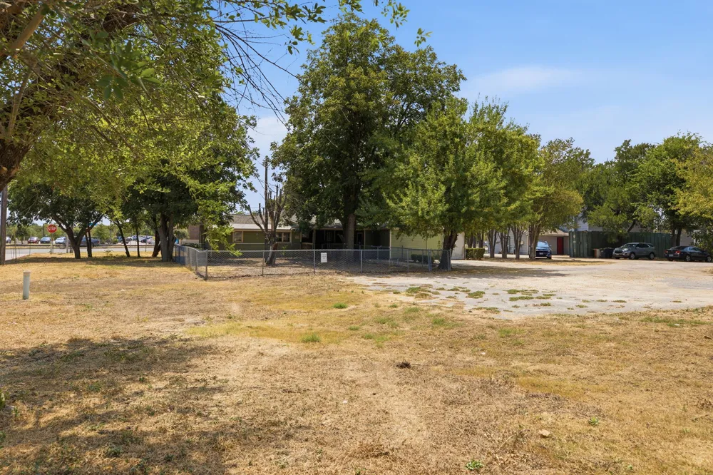 208 Highway 79 Hutto, TX 78634