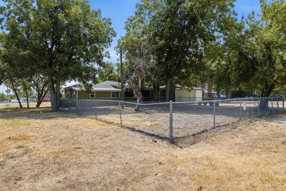 208 Highway 79 Hutto, TX 78634