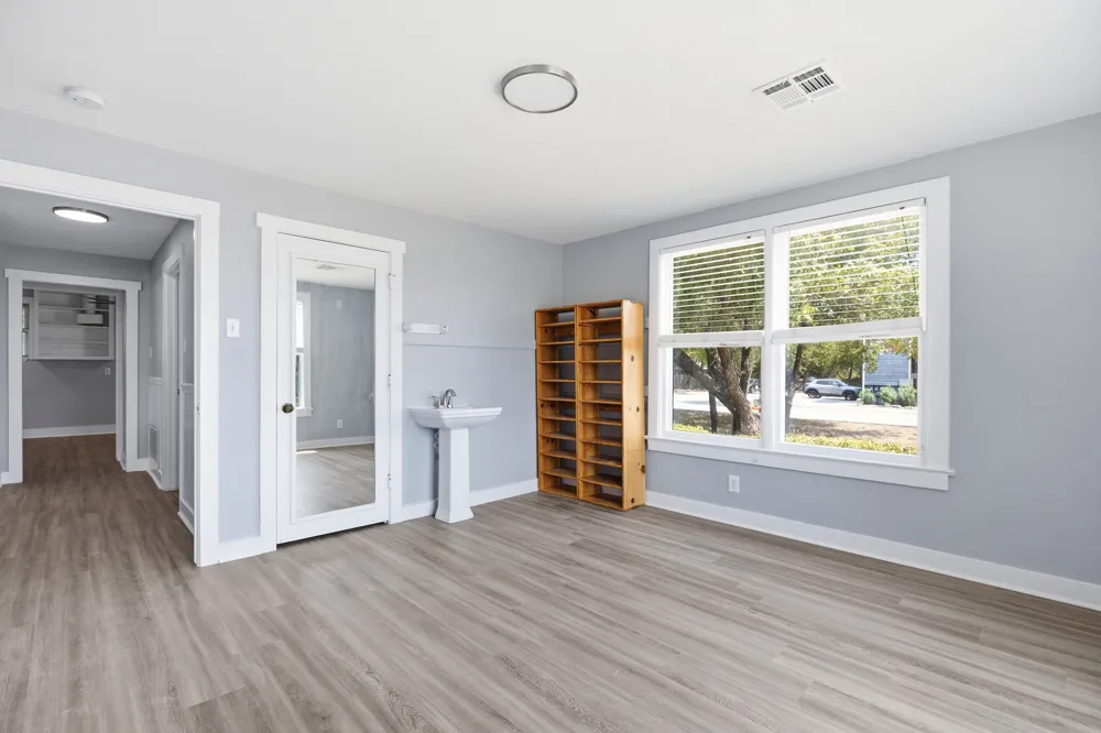 208 Highway 79 Hutto, TX 78634