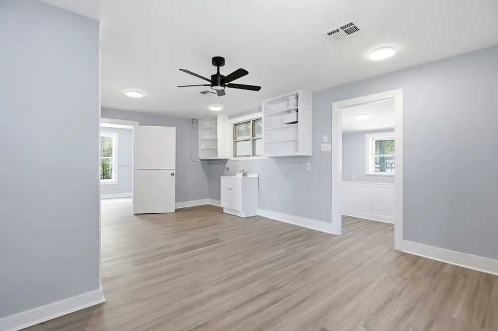 208 Highway 79 Hutto, TX 78634