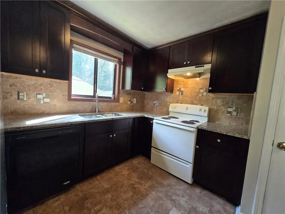 2982 Hillwood Drive Lawrenceville, GA 30044