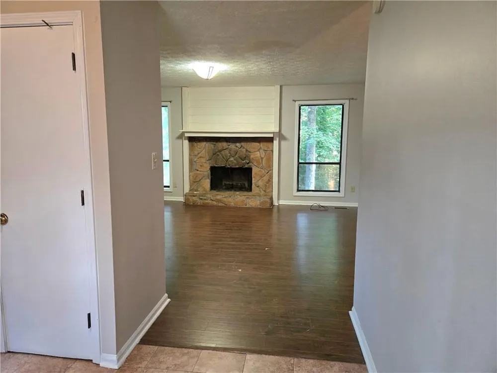 2982 Hillwood Drive Lawrenceville, GA 30044