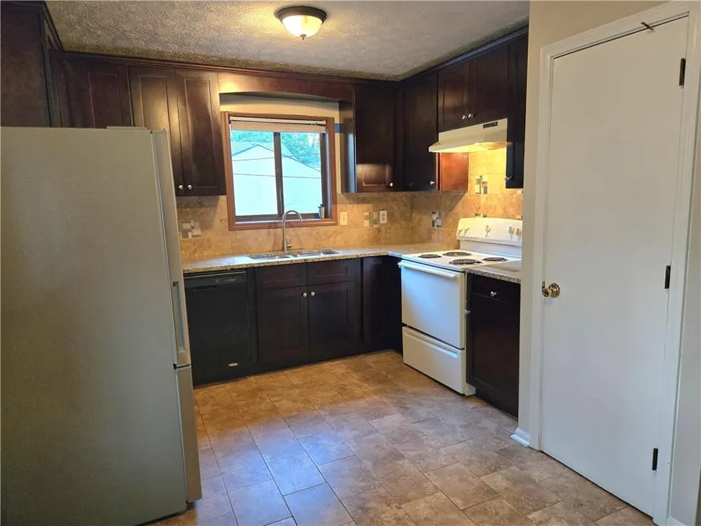 2982 Hillwood Drive Lawrenceville, GA 30044