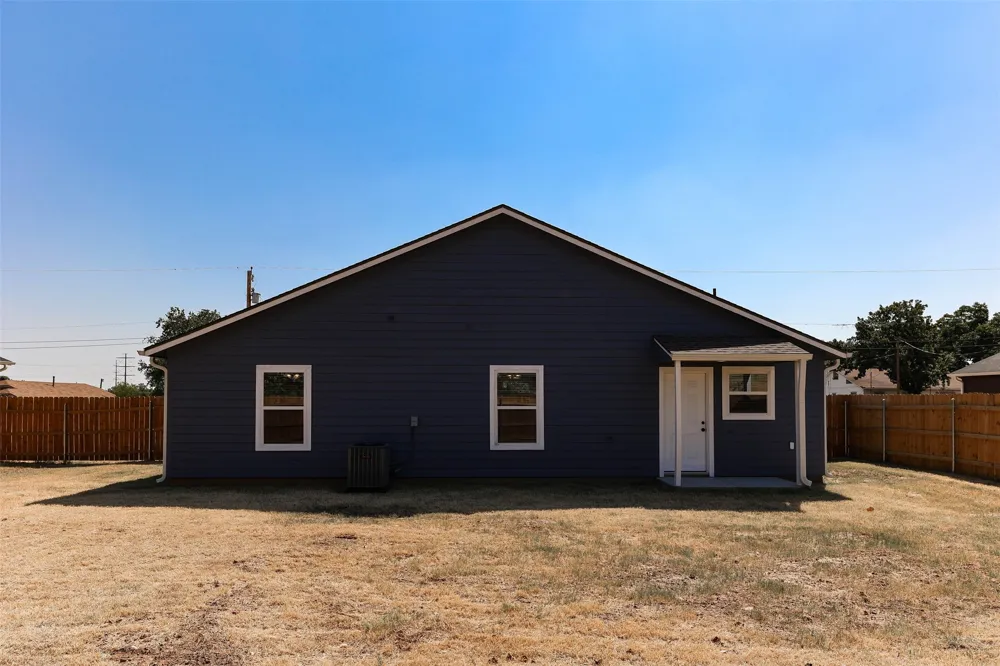 412 Susan Drive Kennedale, TX 76060