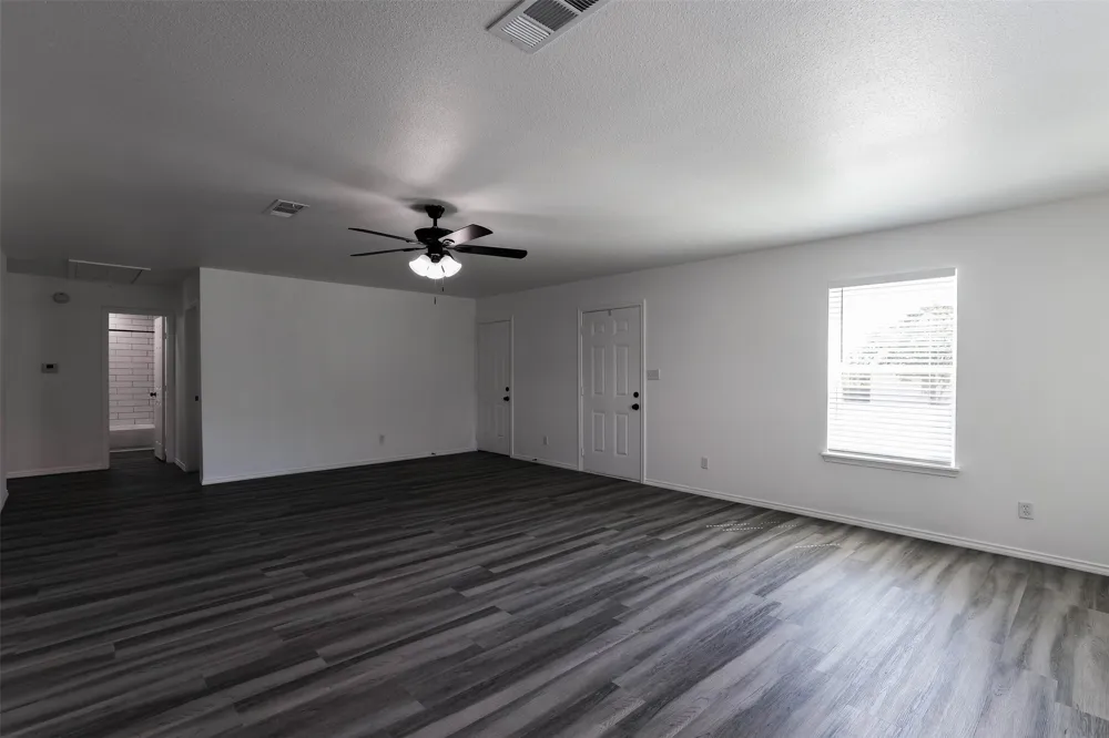 412 Susan Drive Kennedale, TX 76060