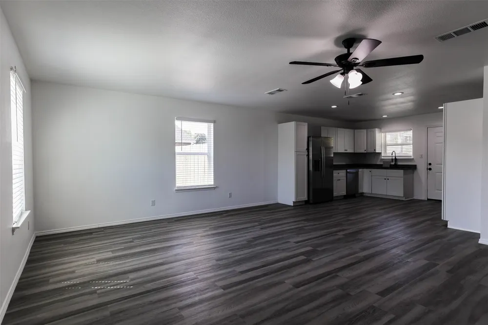 412 Susan Drive Kennedale, TX 76060