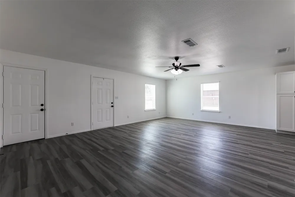 412 Susan Drive Kennedale, TX 76060