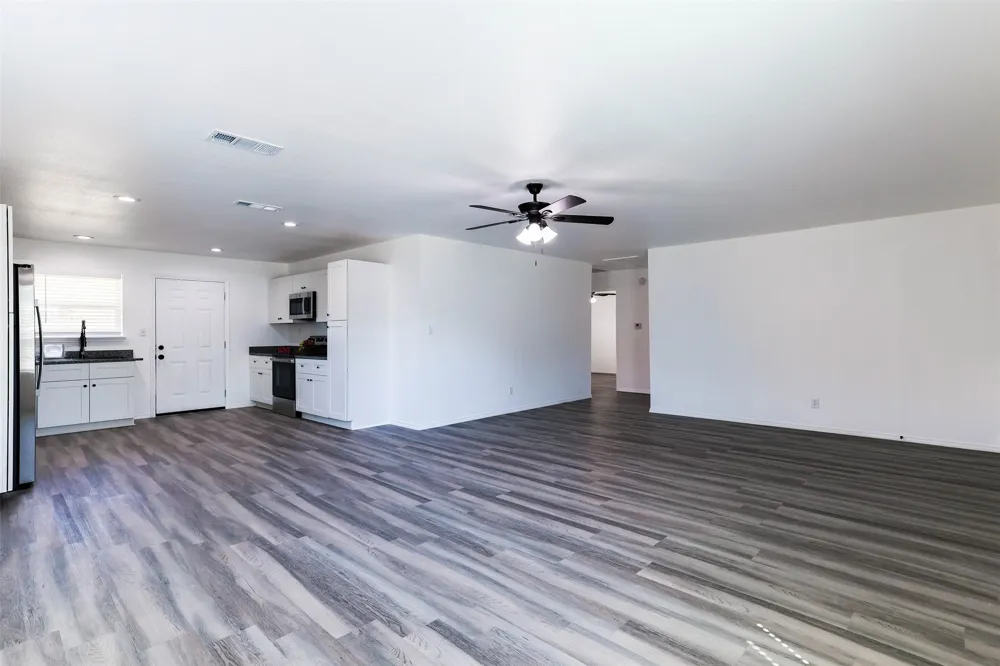 412 Susan Drive Kennedale, TX 76060