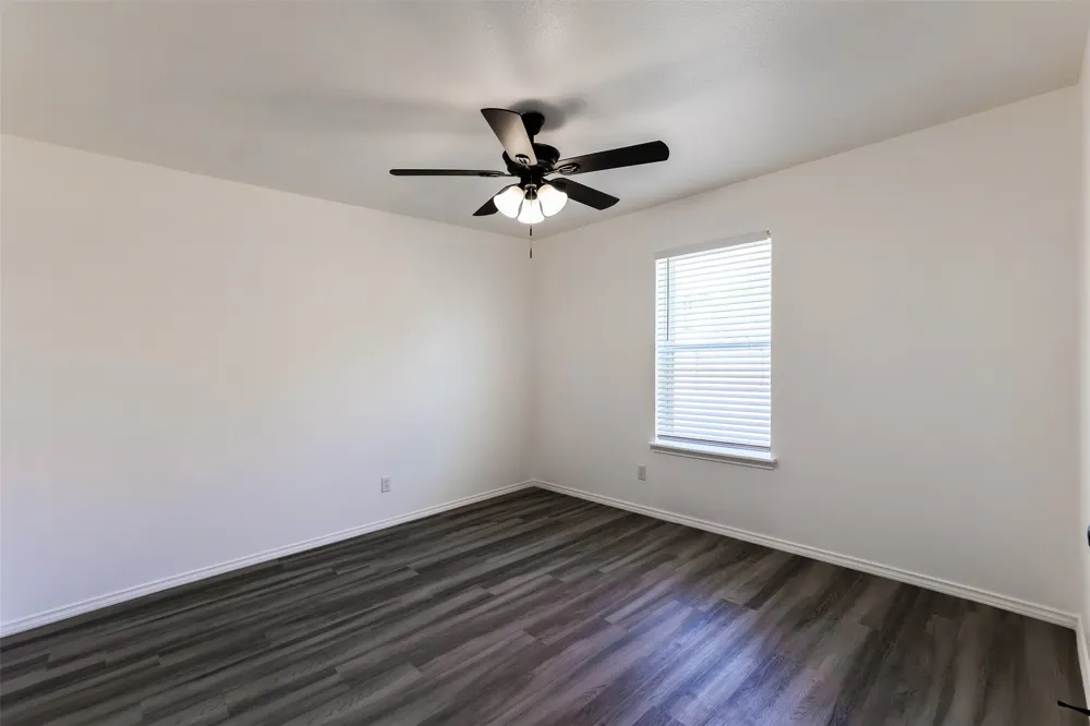 412 Susan Drive Kennedale, TX 76060