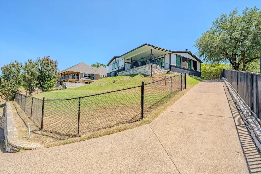 6371 Beacon Vista Circle Granbury, TX 76049