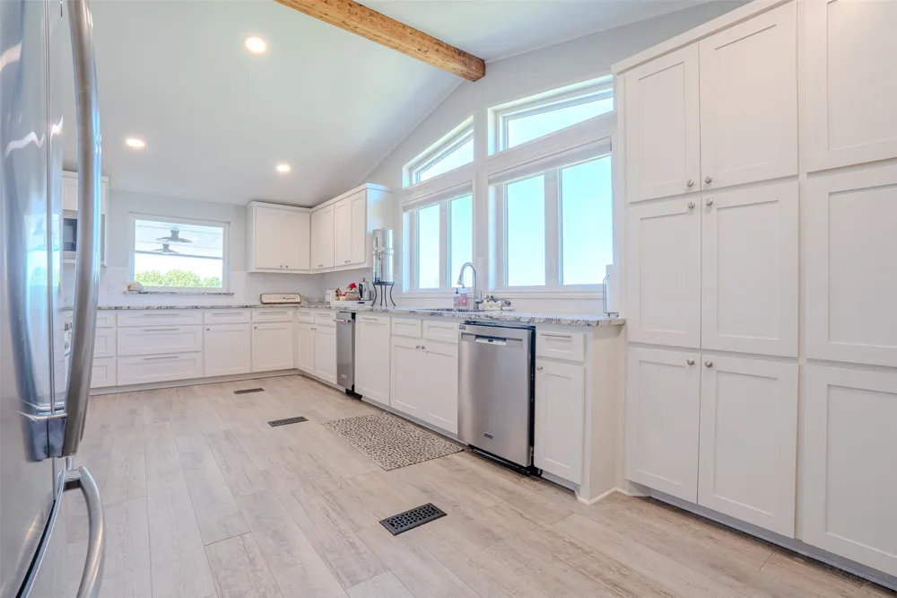 6371 Beacon Vista Circle Granbury, TX 76049