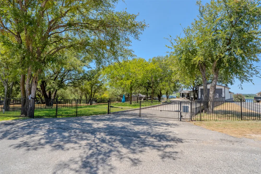 6371 Beacon Vista Circle Granbury, TX 76049