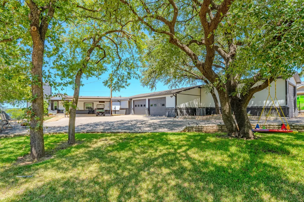 6371 Beacon Vista Circle Granbury, TX 76049