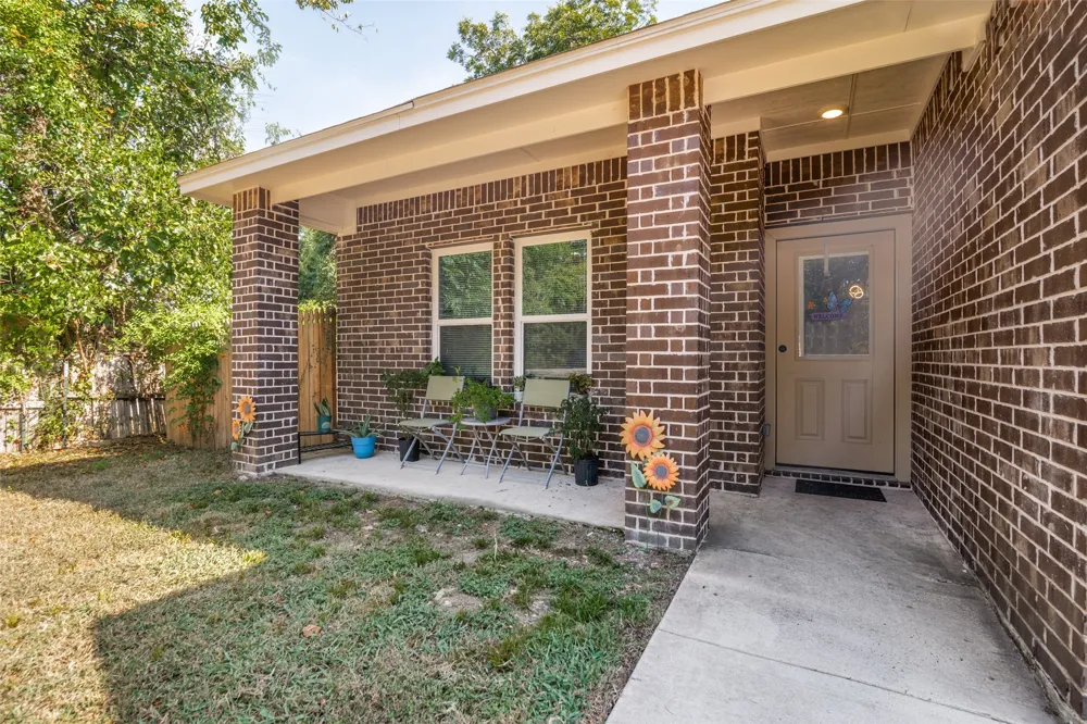 700 E Hickory Street Kaufman, TX 75142