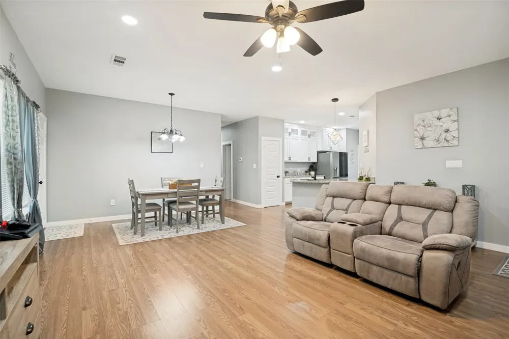 700 E Hickory Street Kaufman, TX 75142