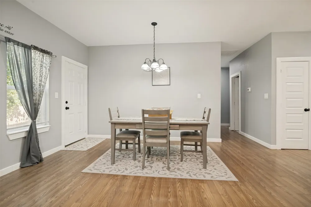 700 E Hickory Street Kaufman, TX 75142
