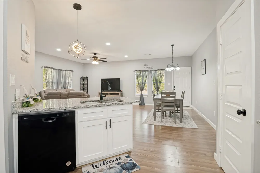 700 E Hickory Street Kaufman, TX 75142