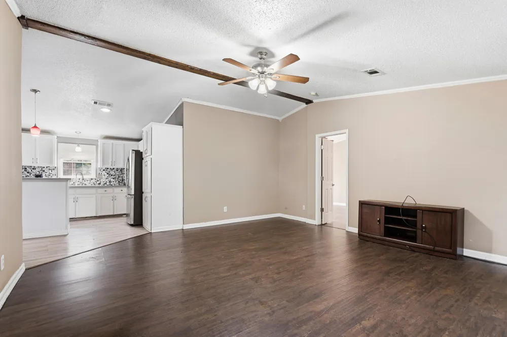 374 County Road 191 Gainesville, TX 76240