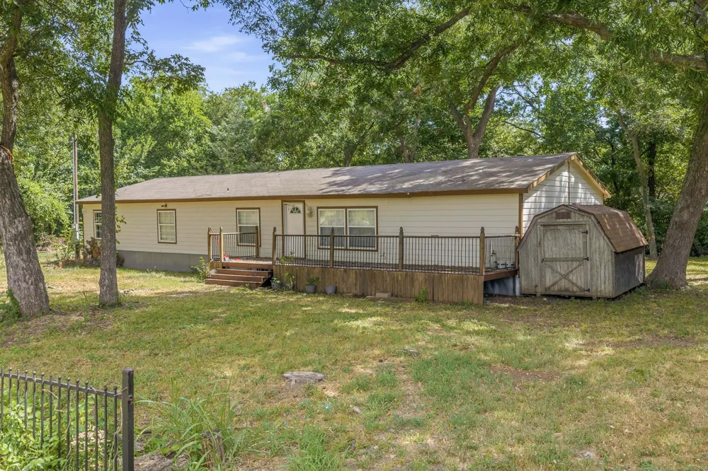 374 County Road 191 Gainesville, TX 76240