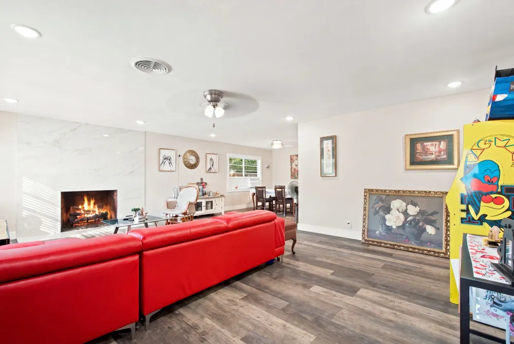109 W 11th Street Irving, TX 75060