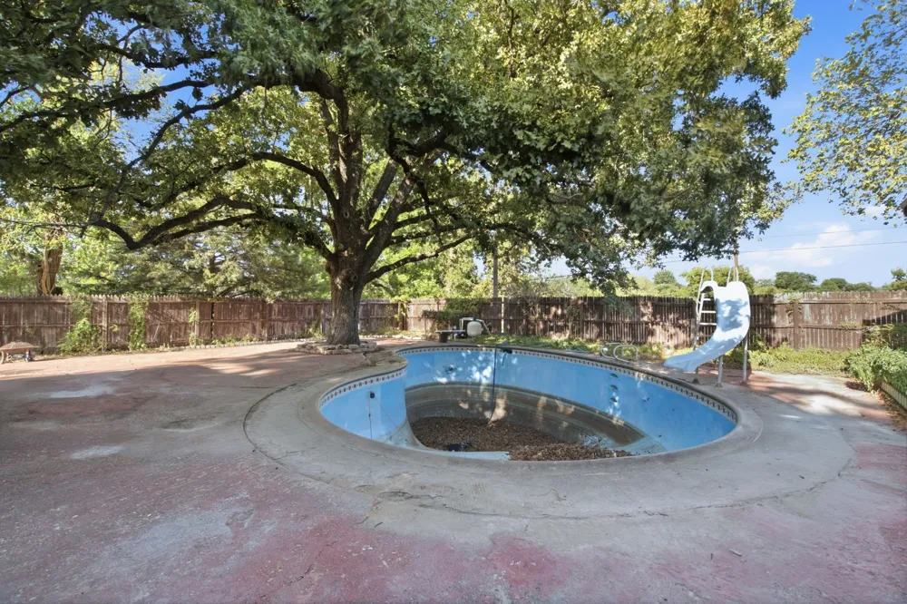109 W 11th Street Irving, TX 75060