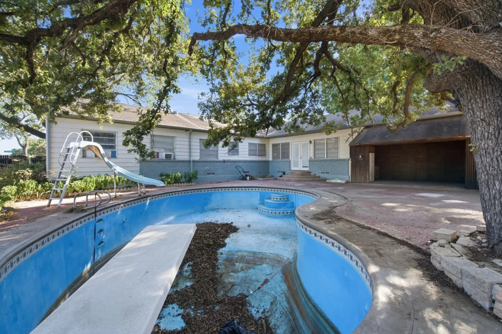 109 W 11th Street Irving, TX 75060