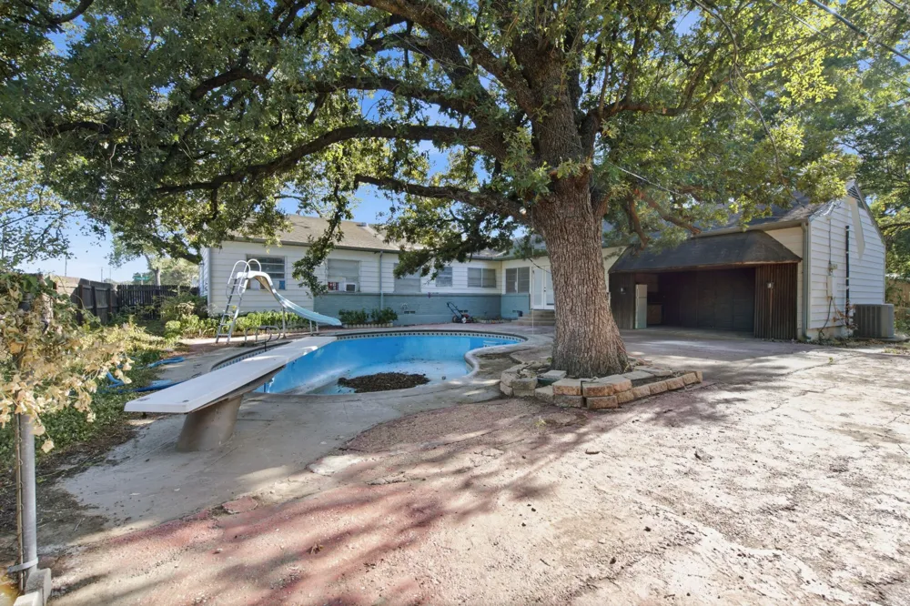 109 W 11th Street Irving, TX 75060