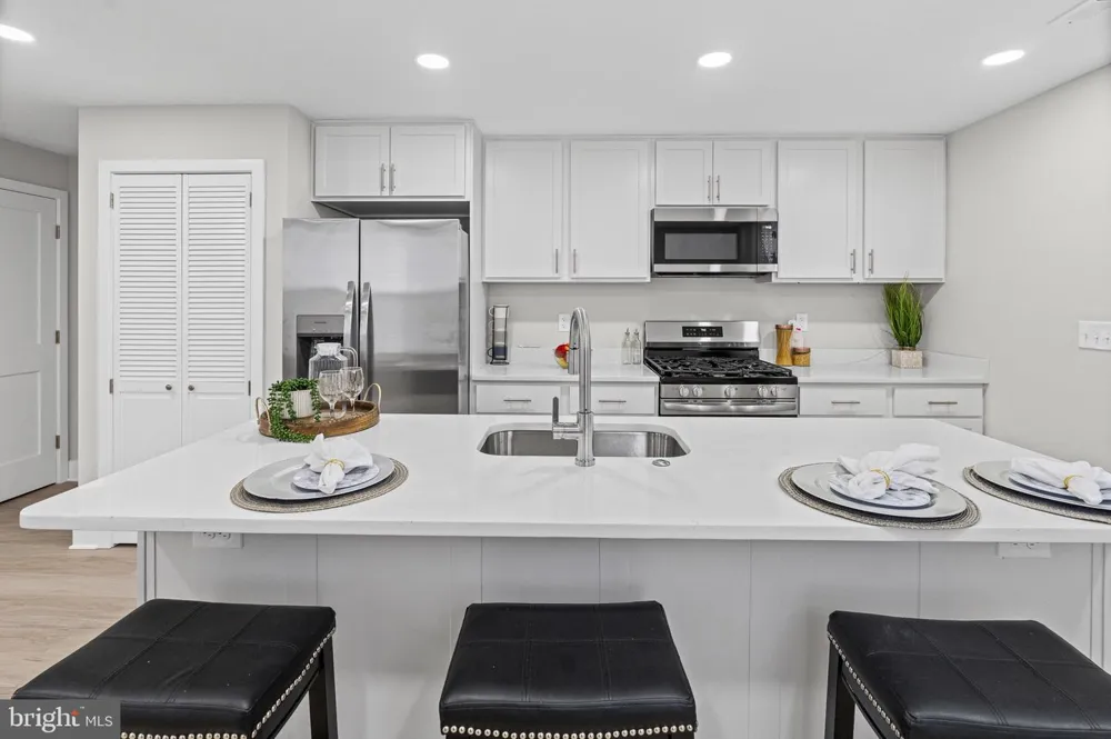 1901 LONGWOOD STREET Baltimore, MD 21216