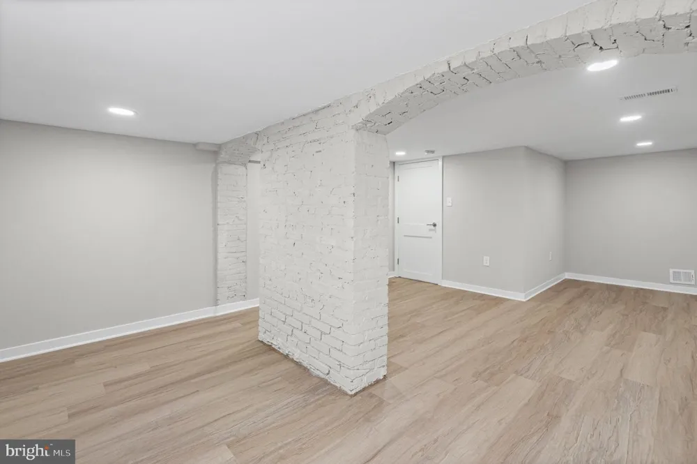 1901 LONGWOOD STREET Baltimore, MD 21216