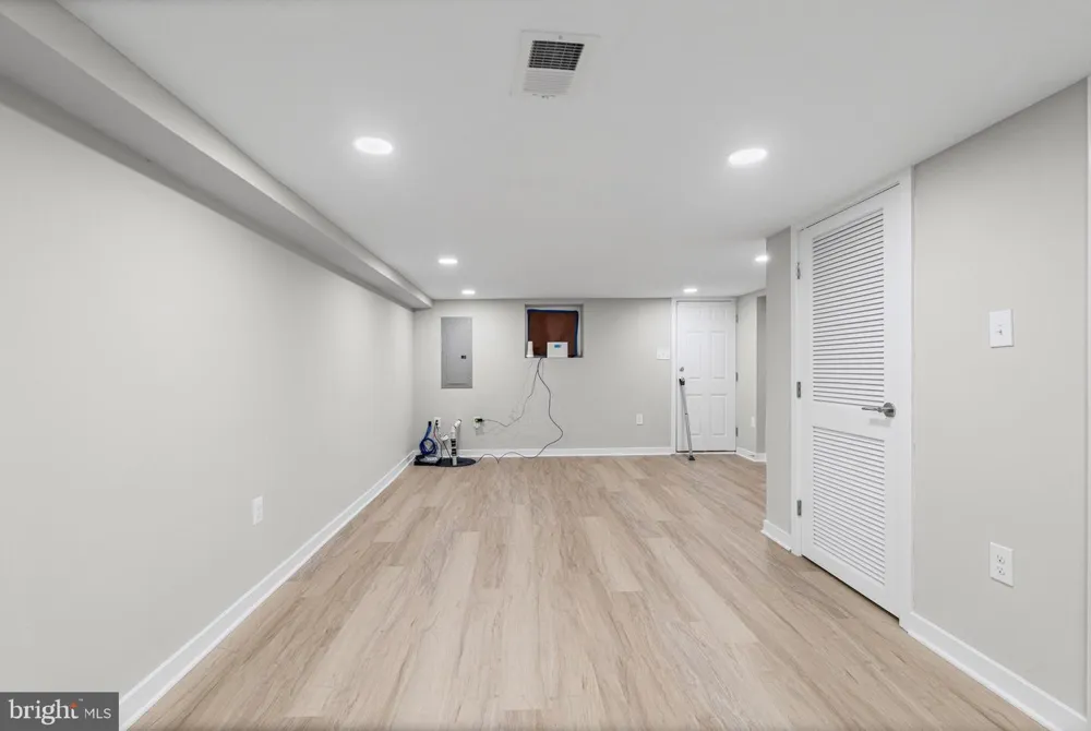 1901 LONGWOOD STREET Baltimore, MD 21216
