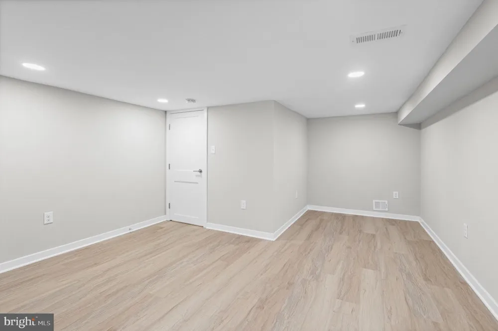 1901 LONGWOOD STREET Baltimore, MD 21216
