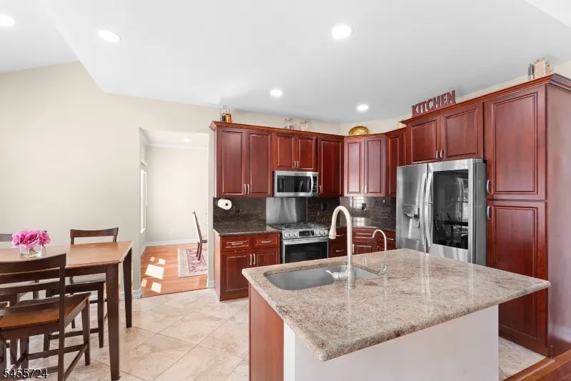 3 Delaney Ct Bridgewater, NJ 08807